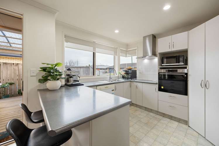 6 Saint Johns Avenue Hamilton East_6