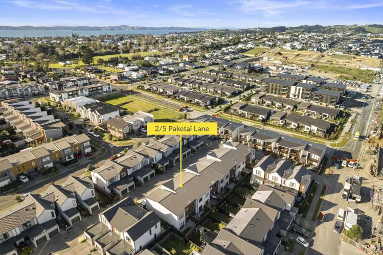 2/5 Paketai Lane Beachlands_16