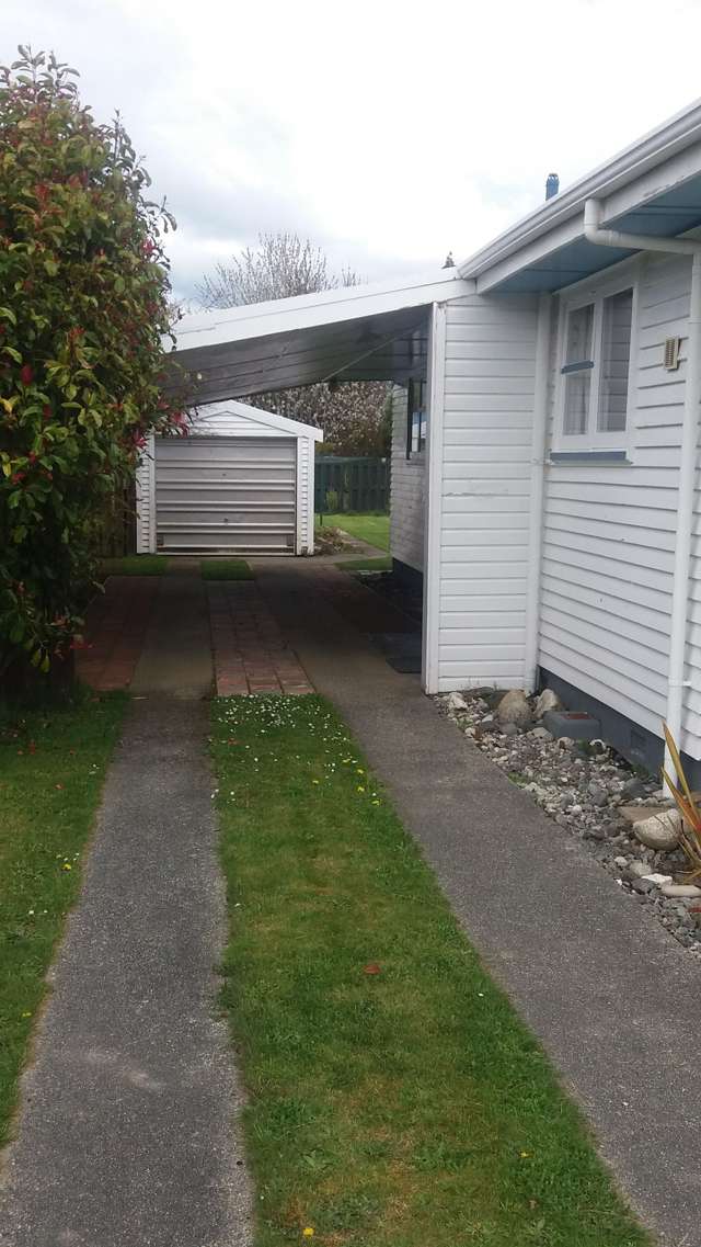 37 Mararoa Drive Manapouri_3