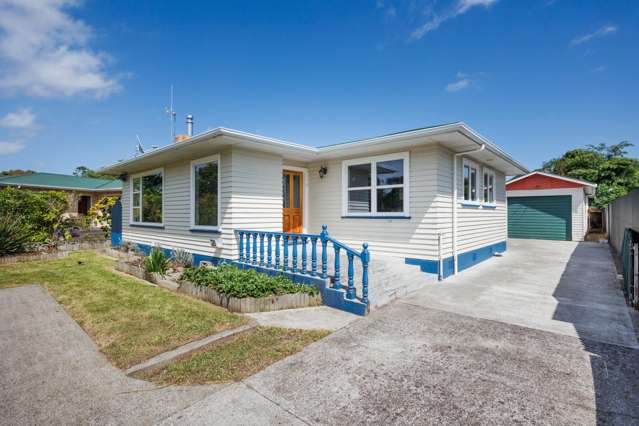 Double Glazed Family Home in Terrace End!