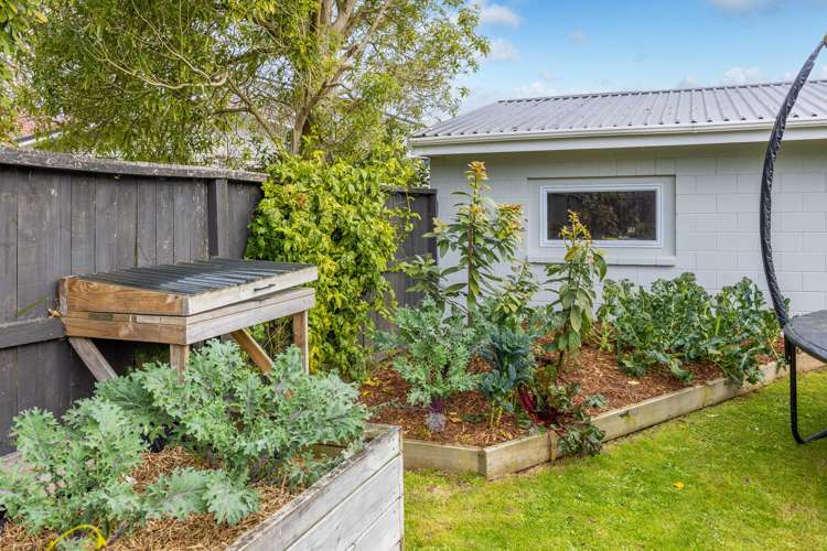 7 Manapouri Place Glenview_19