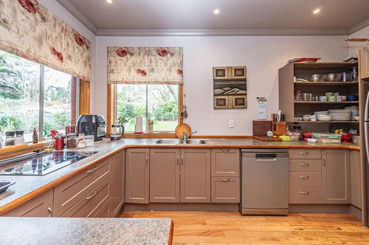 21 Riverbank Road_5