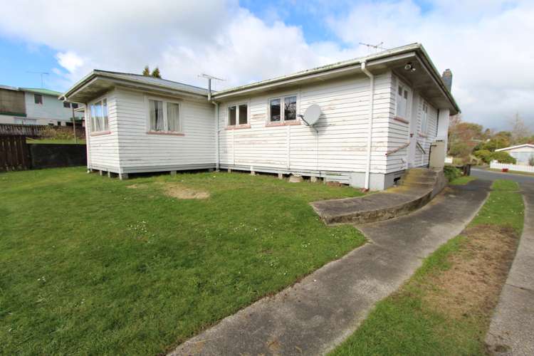 8 Dee Street Tokoroa_16