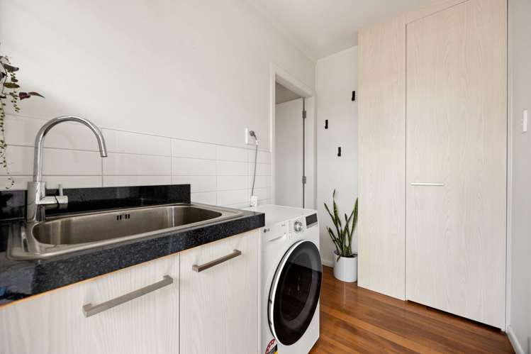 749B River Road Chartwell_13