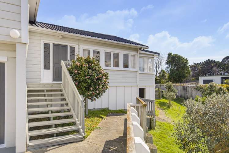 9 Kirkway Raumati Beach_3