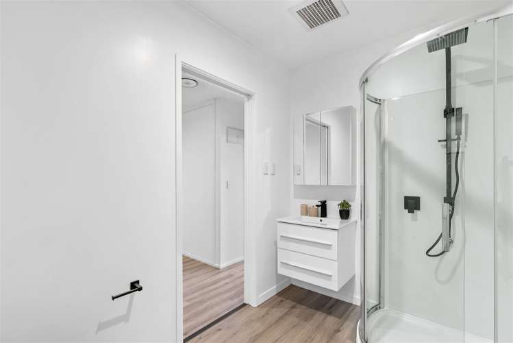 33 Everest Street Burnside_13