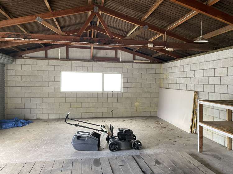 1409 Main North Road Waikuku_16