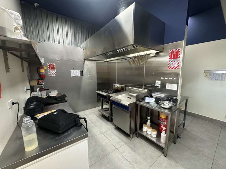 Shop 5/64 Ormiston Road East Tamaki_5