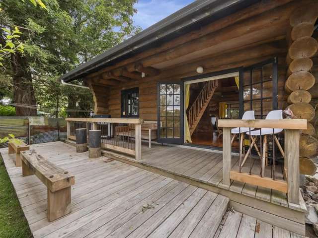 Rustic 2-Bedroom Log Cabin on Private Countryside Grounds