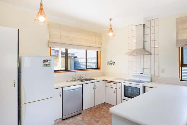 9 Shamrock Street Takaro_2