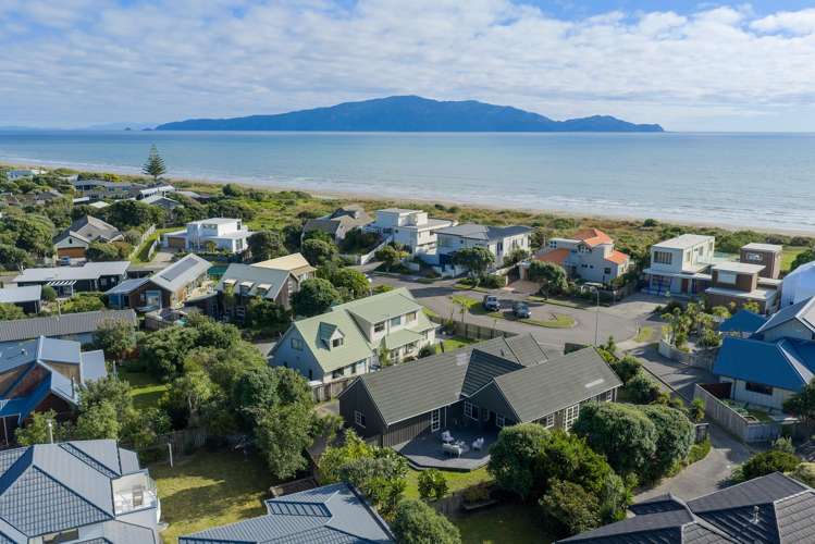 14 Olliver Grove Waikanae Beach_27