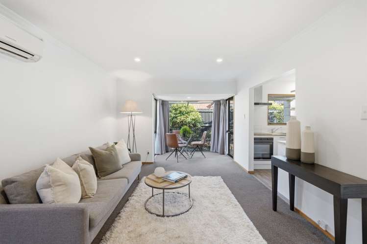 8/4 Broadbent Street_3