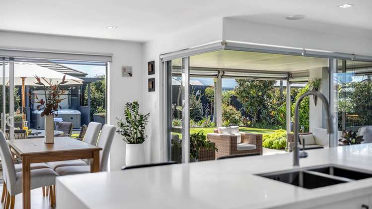 21 Constellation Avenue Beachlands_12