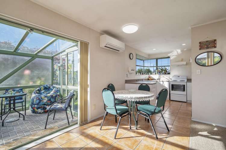 2 Ashmore Place Fairy Springs_4