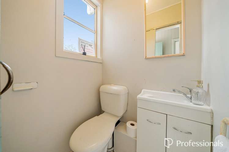 1306 High Street Taita_16