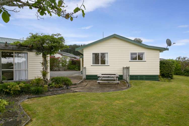 16 Rowena Crescent Motuoapa_15