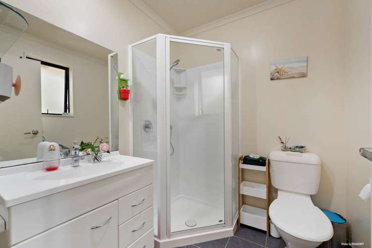 91 Kyle Road Greenhithe_12