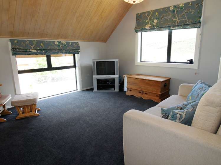 2 Cheeseman Terrace Castle Hill_5