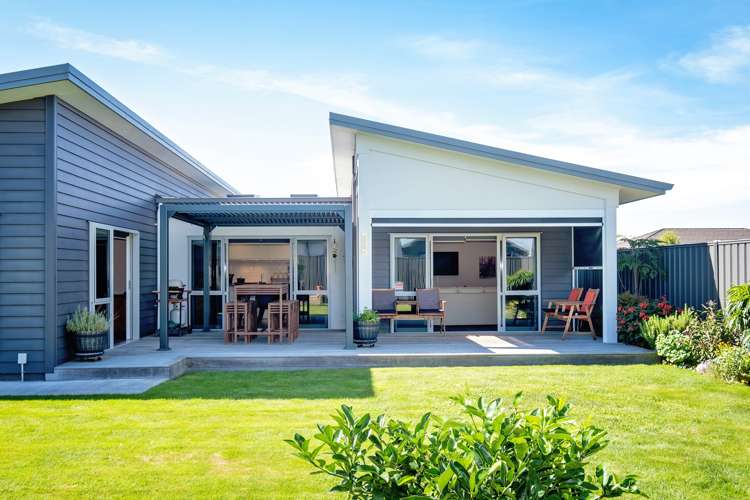 8 Mckay Close Frimley_15