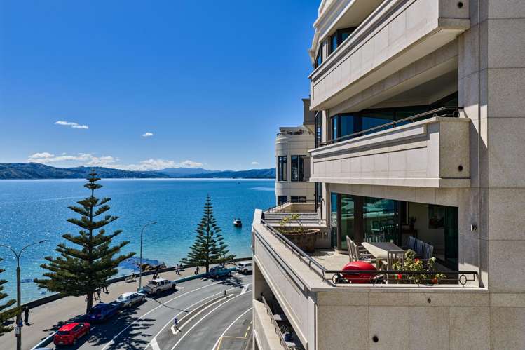 10/166 Oriental Parade_0