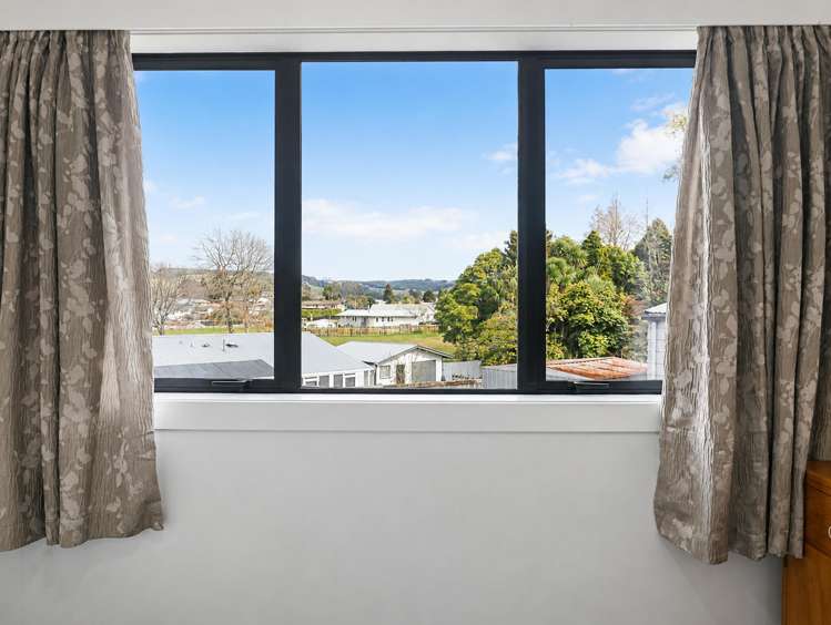 16 Joanne Crescent Pukehangi_10