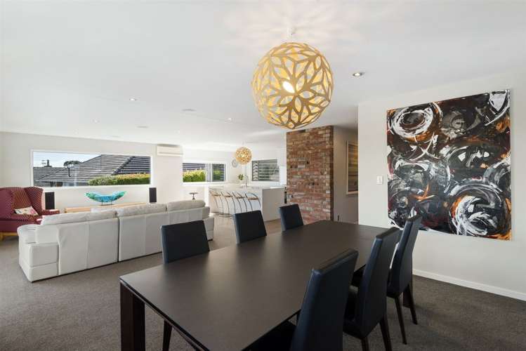 17 Mayfair Crescent Mairangi Bay_9