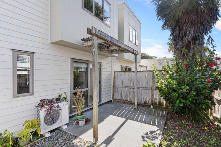 47/21 Hunters Park Drive Three Kings_5