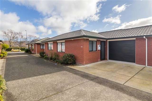 2/32 Gibbons Street Upper Hutt_2