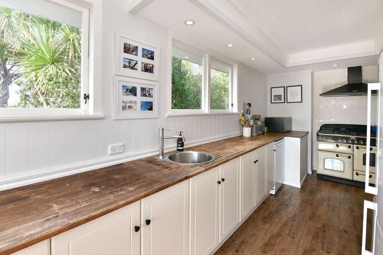 61 Gledstane Road Stanmore Bay_9