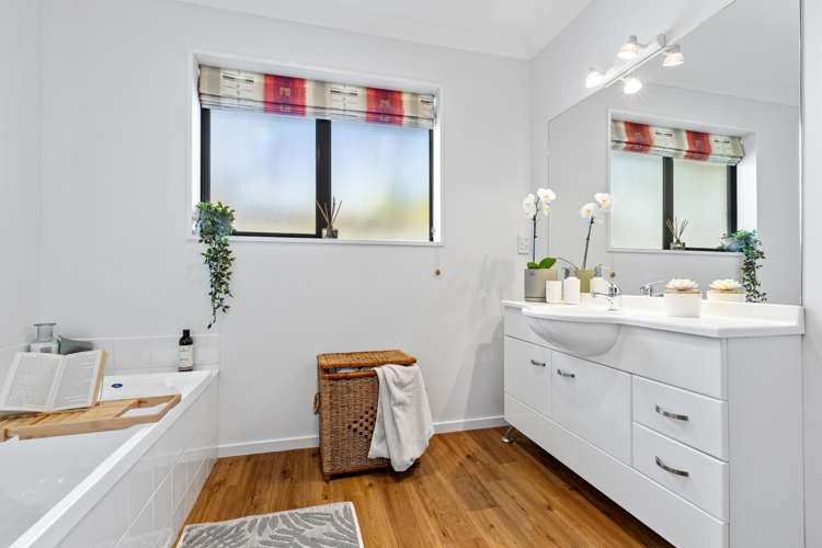 8 Seclusion Lane Parklands_17