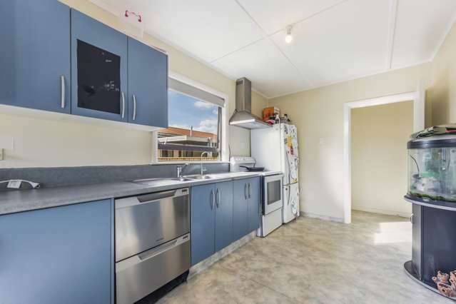 5 Maitland Avenue Stoke_3