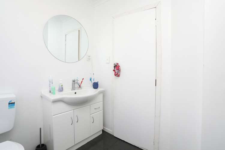 150 Edinburgh Crescent Waikiwi_10