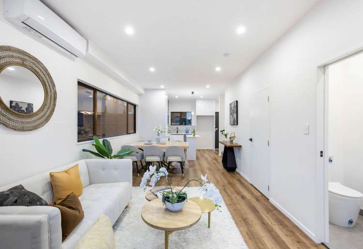 2/81 Vodanovich Road Te Atatu South_4