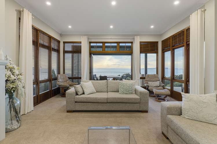 15 Omana Esplanade Maraetai_13