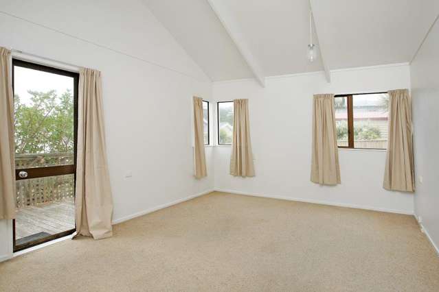 6 Trent Street Island Bay_2