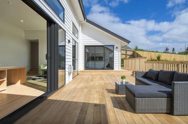 17 Awanui Road Red Beach_24