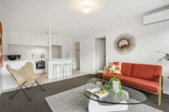 2/4 Don Croot Street Morningside_1