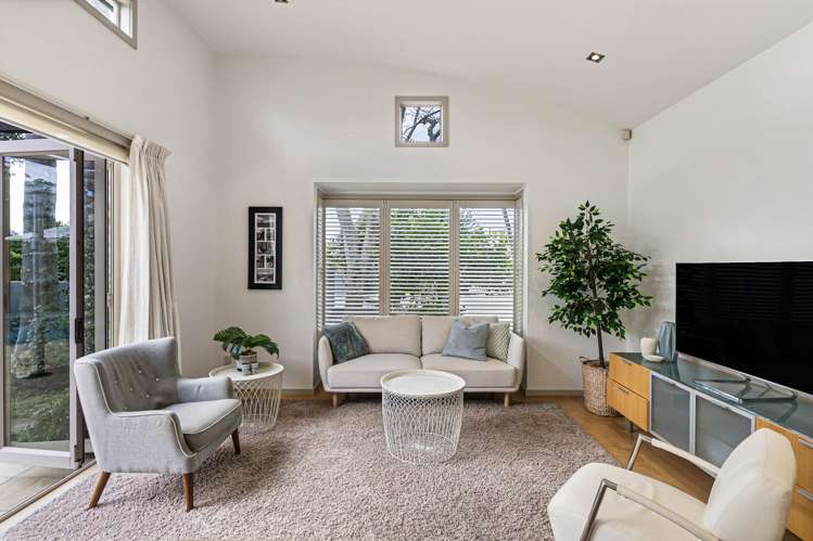 2/2 Clifton Road Takapuna_11