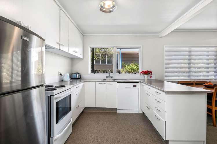 7 Omokoroa Road Omokoroa_12