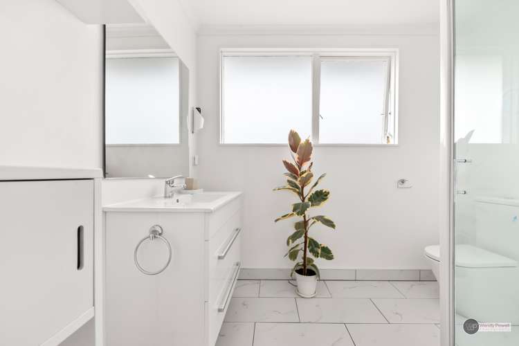 21 Montana Road Totara Park_13