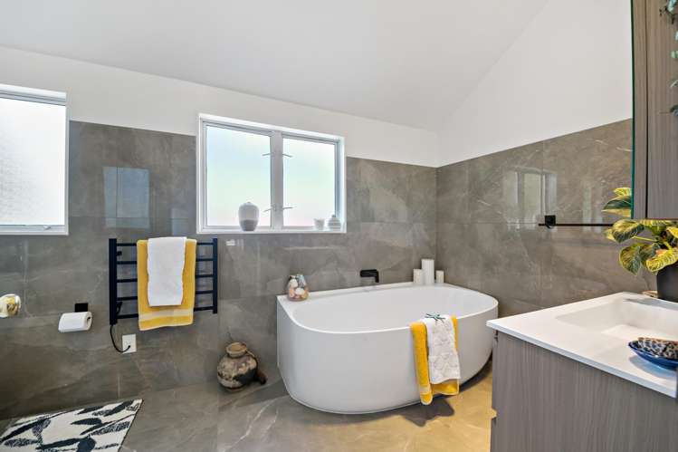 8 Queensway Three Kings_14