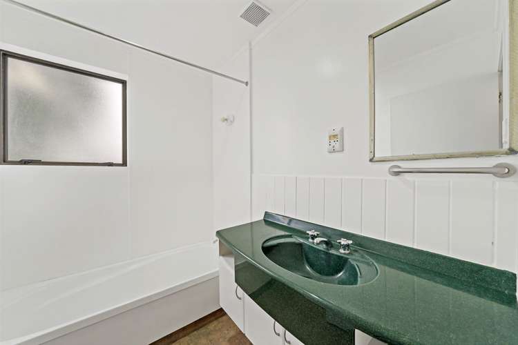 64 Sunvue Road Glen Eden_31