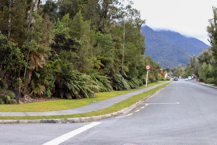 88 Cron Street Franz Josef Glacier_3
