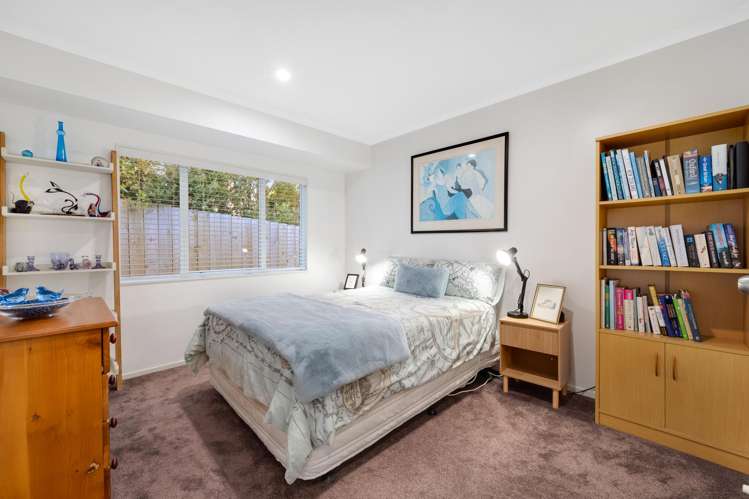 11 Gillett Place Botany Downs_14