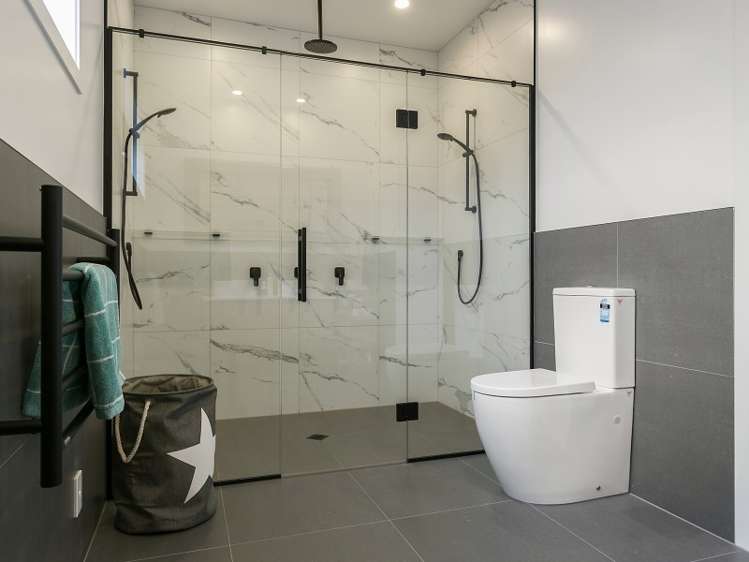 5 Alan Livingston Drive Cambridge_12