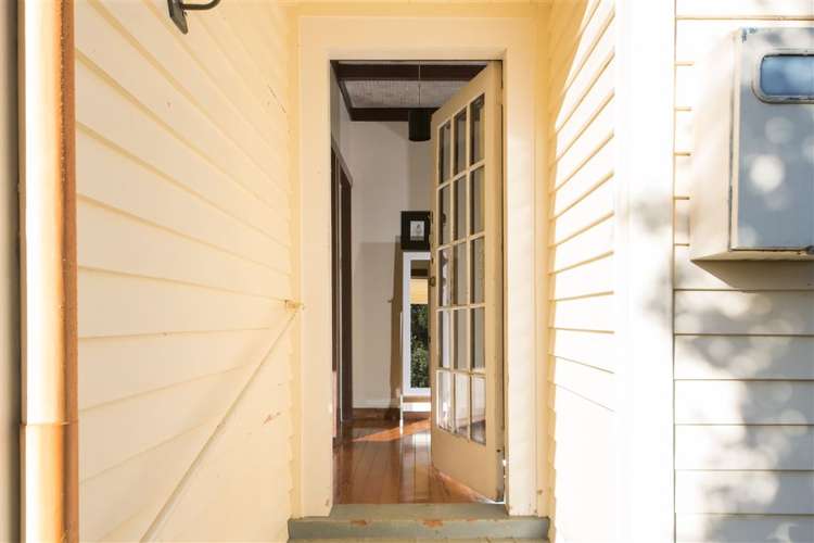 49 Queen Mary Avenue New Lynn_7