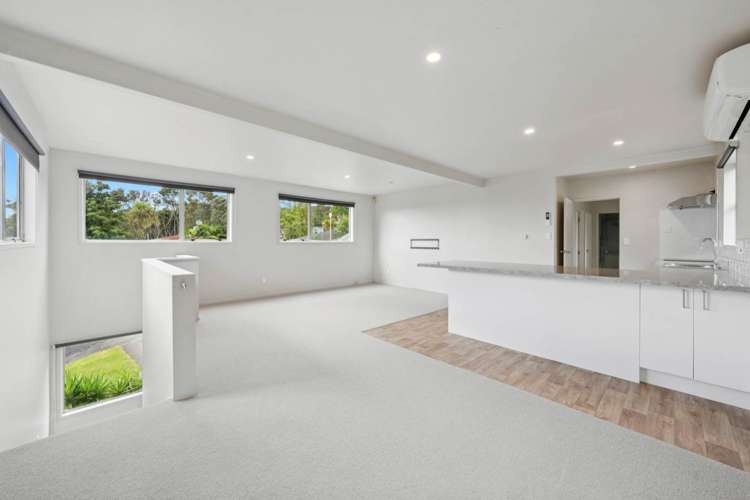 1/2 Karapiti Place Glen Eden_6