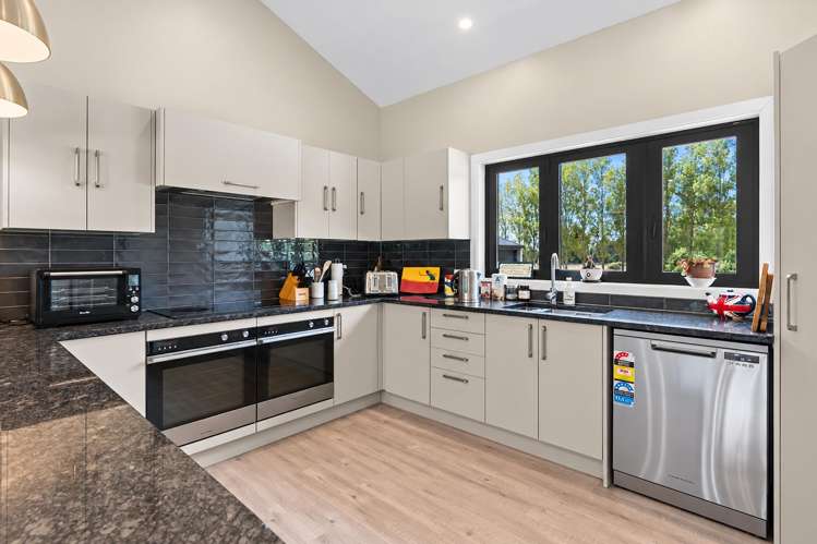 616 Norfolk Road Carterton_9