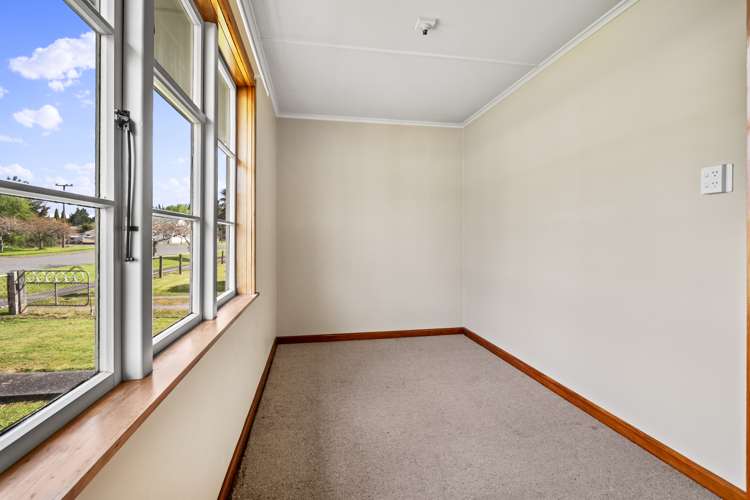 42 Paraekaretu Street Hunterville_13