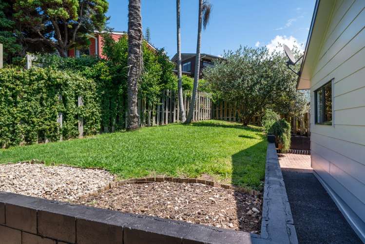 1/8 Camilla Grove Totara Vale_28